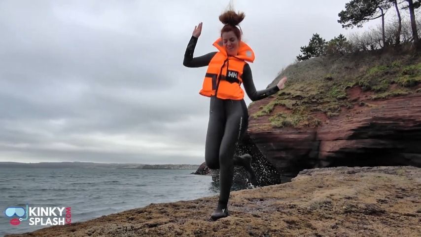 Kinky Splash Fashion Show with Zoe Page