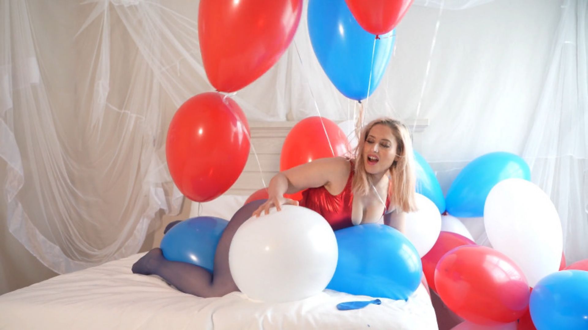 Galas Mexican 15" B2p &amp; Balloon Mass Pop with Heliums !!! hd