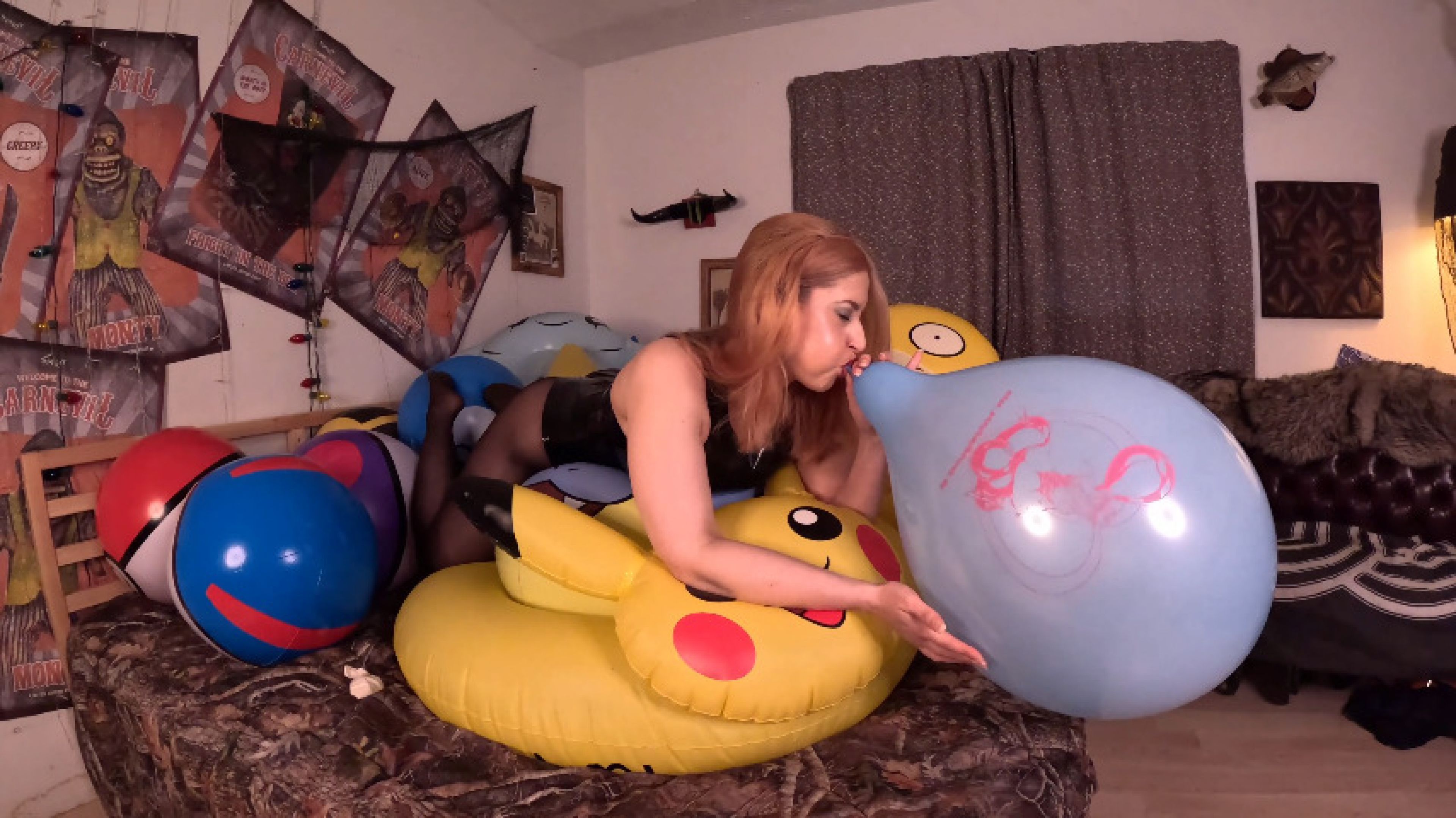 2 B2p 16-17" on the Pikachu Inflatable - 4k