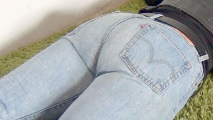 Taking Down Galas in Vintage 1980s Levis