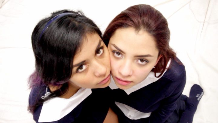 Schoolgirls Threesome Sharing Cum