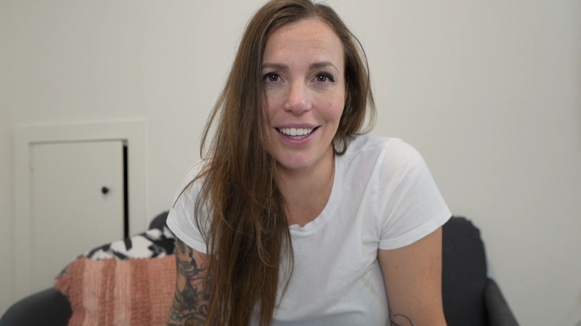 Step-Mommy Tells Slutty Past