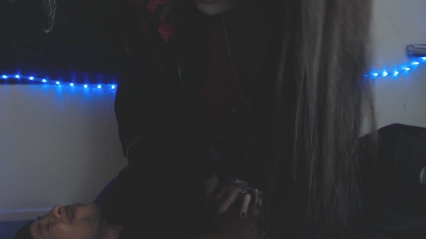 XL Goth vs xs roommate