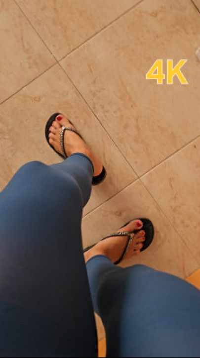 Flip flop walking hard, dry and wet