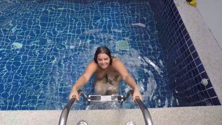 First sex tape in Pool_with cumshot