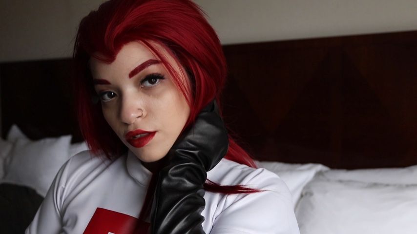 Jessie Pokethot strip down