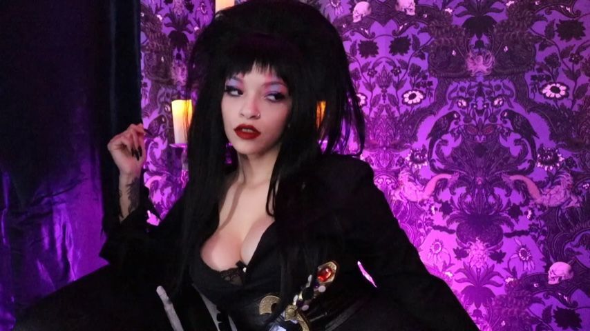 ELVIRA COSPLAY STRIP TEASE