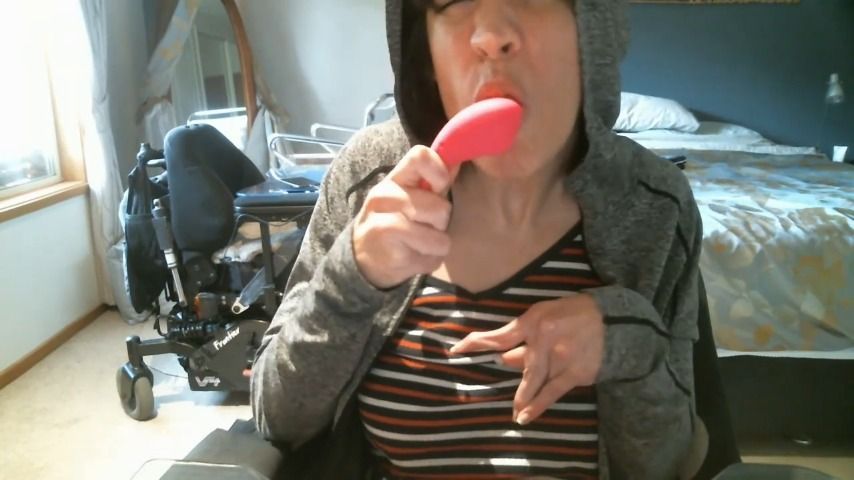 MV LIVE LUSH LIPSYNC