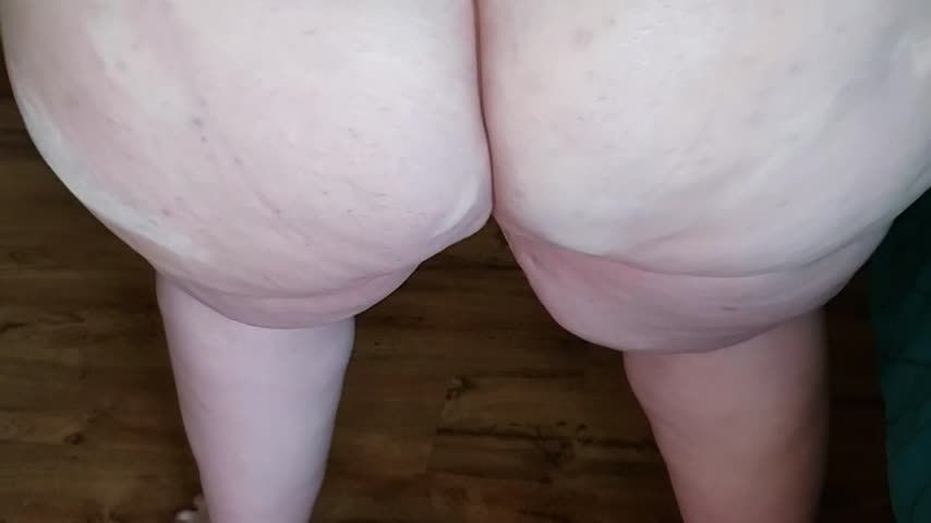 Booty shaking and jiggling