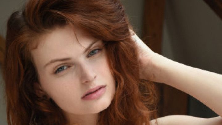 Young fashion model goes nude