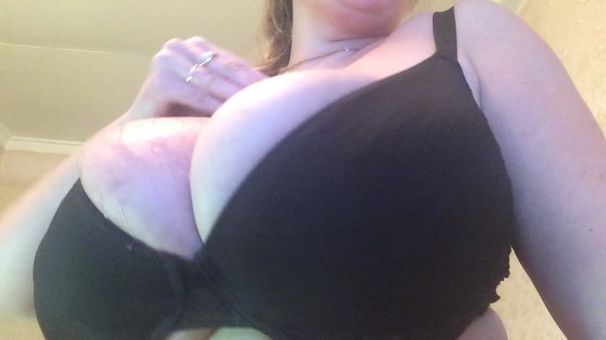 Big boobs play from Jane