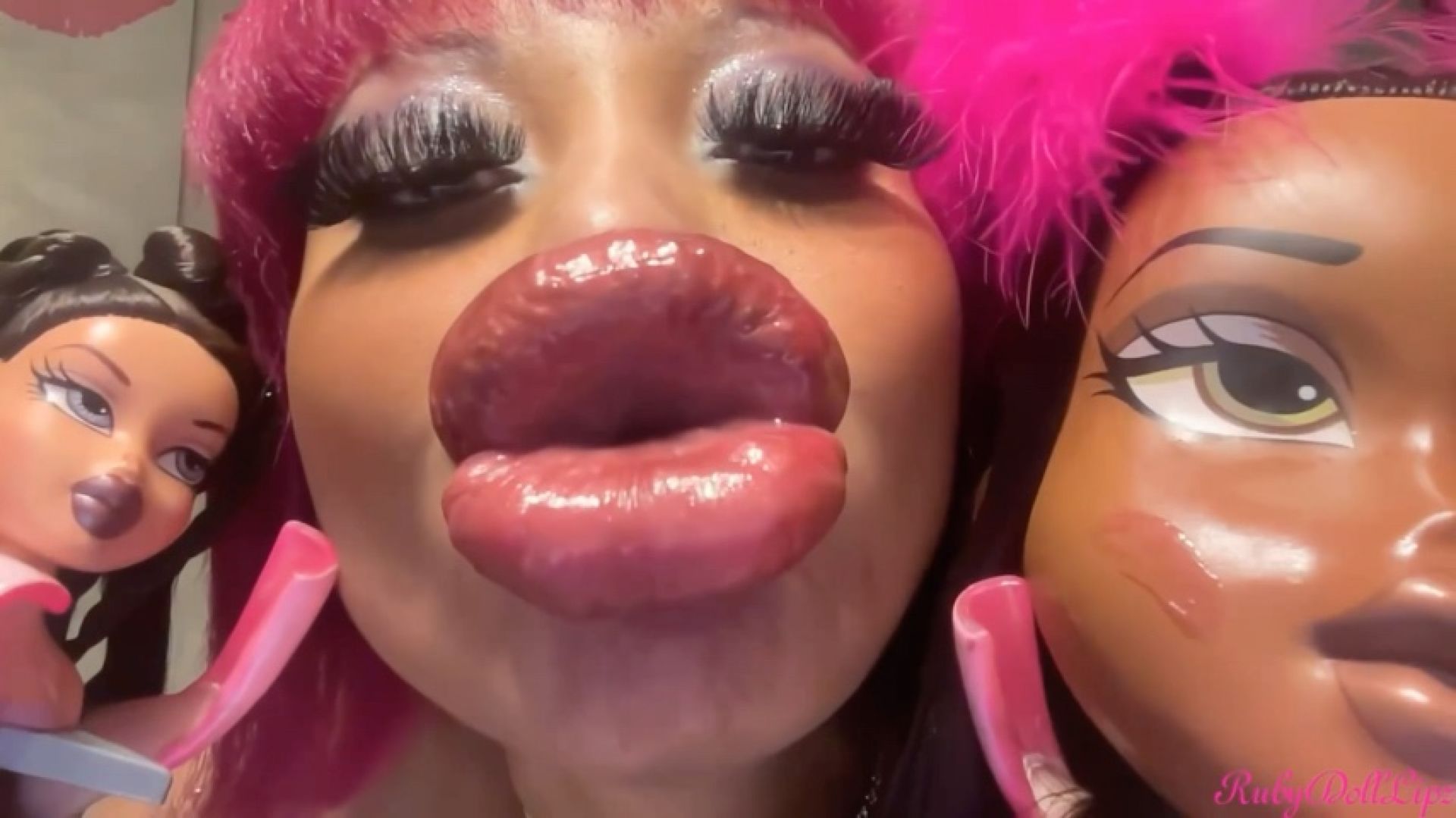 Larger Lips+Doll Head Kisses #41