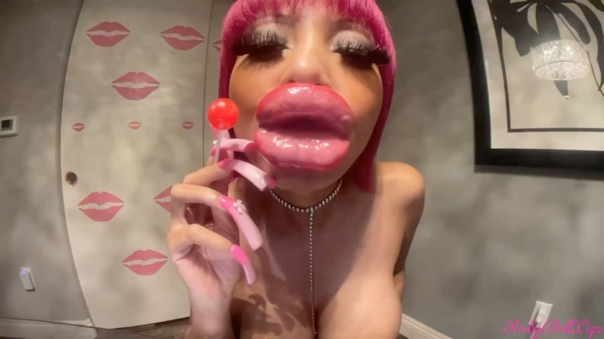 Mega Lips+Tiny Pop #7