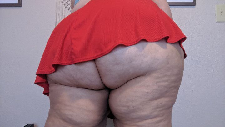 Upskirt Big Booty Tease