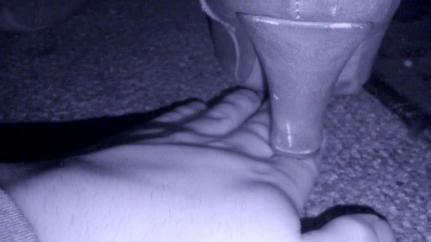 Unaware Hand Trample 4