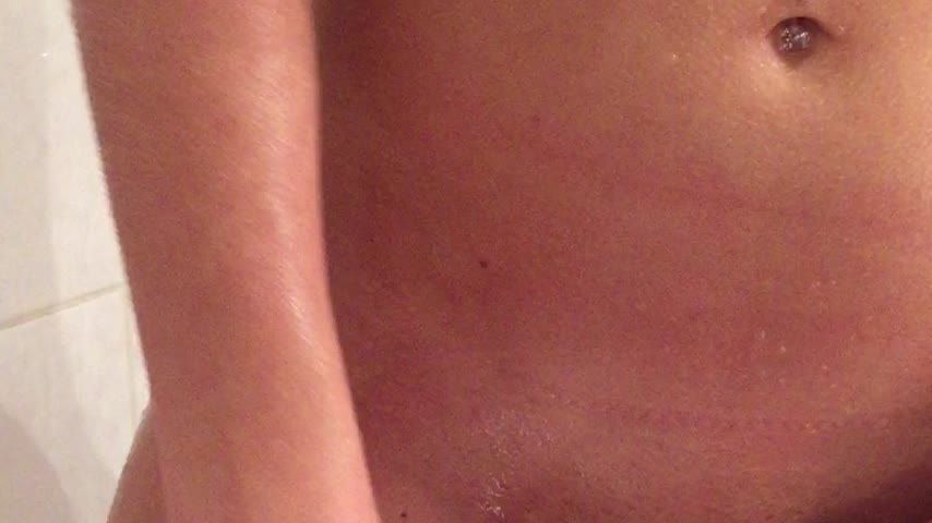 Alice Fabre - Under the shower