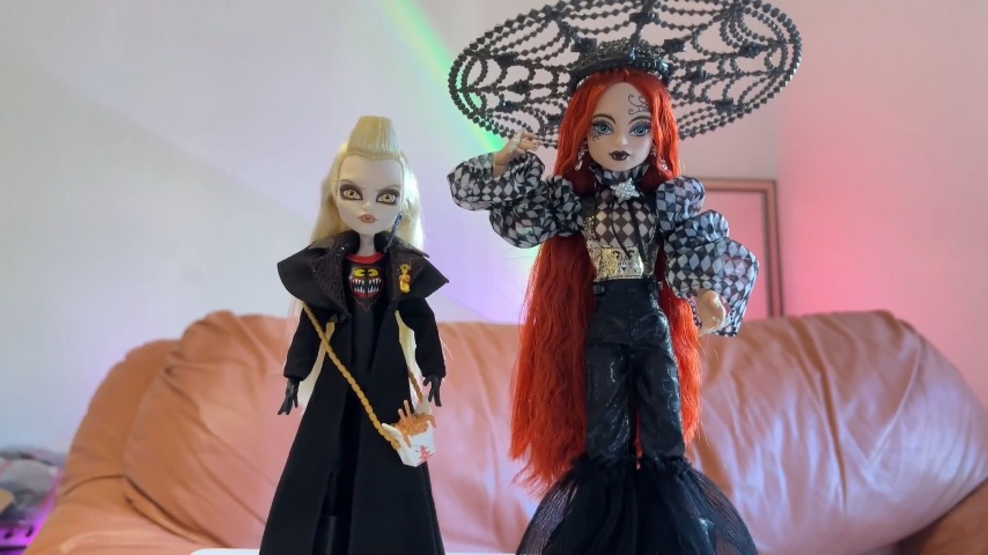 Unboxing &amp; Reviewing Monster High Skullector Dolls