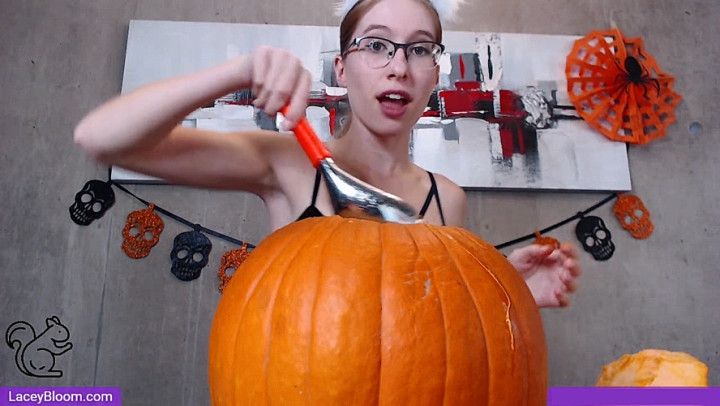Live Show: Pumpkin Carving 26:11
