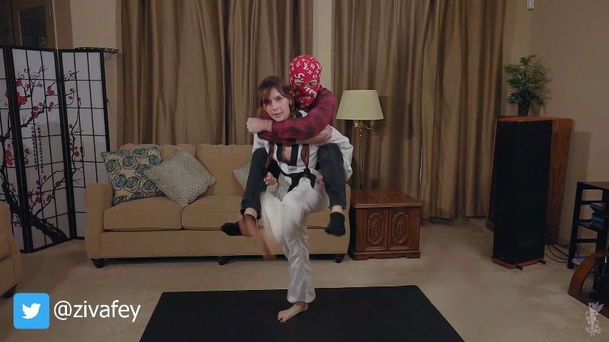 Ziva Lift &amp; Carries Her 150 Lb Boyfriend