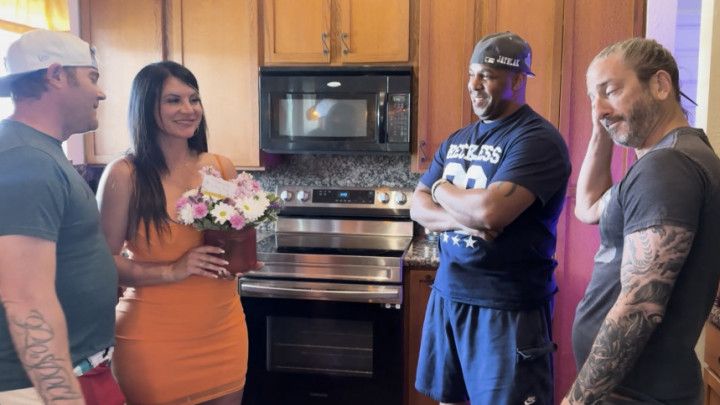 Step-mom Sandy Sweet gets MILF Day Gang Bang