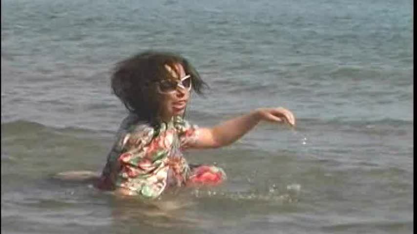 Vintage Wetlook Billowing Model    VW221