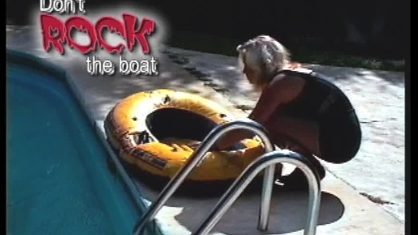 Underwater Cat Fight - Micki vs Keeley