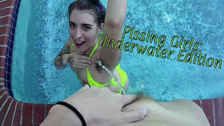 Pissing Girls: Underwater Edition