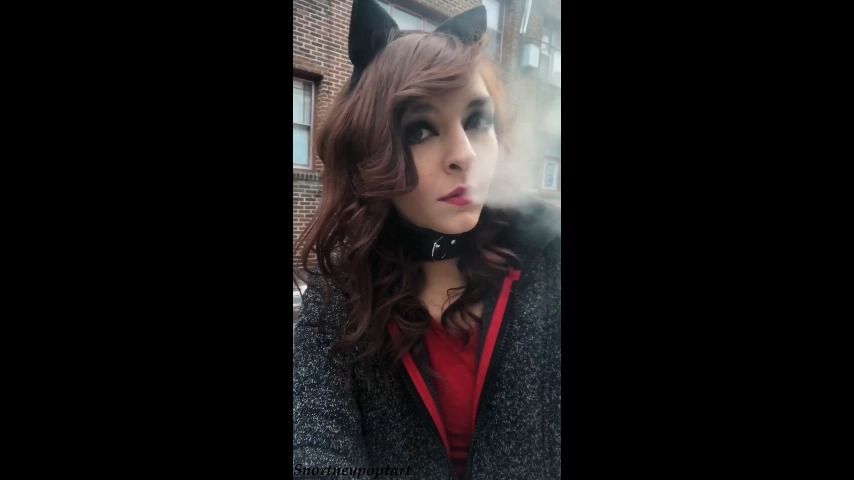 Pretty Kitty Smoking Mobile Friendly