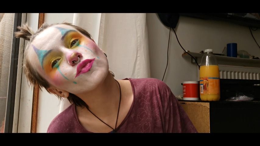 Do my clown makeup with me