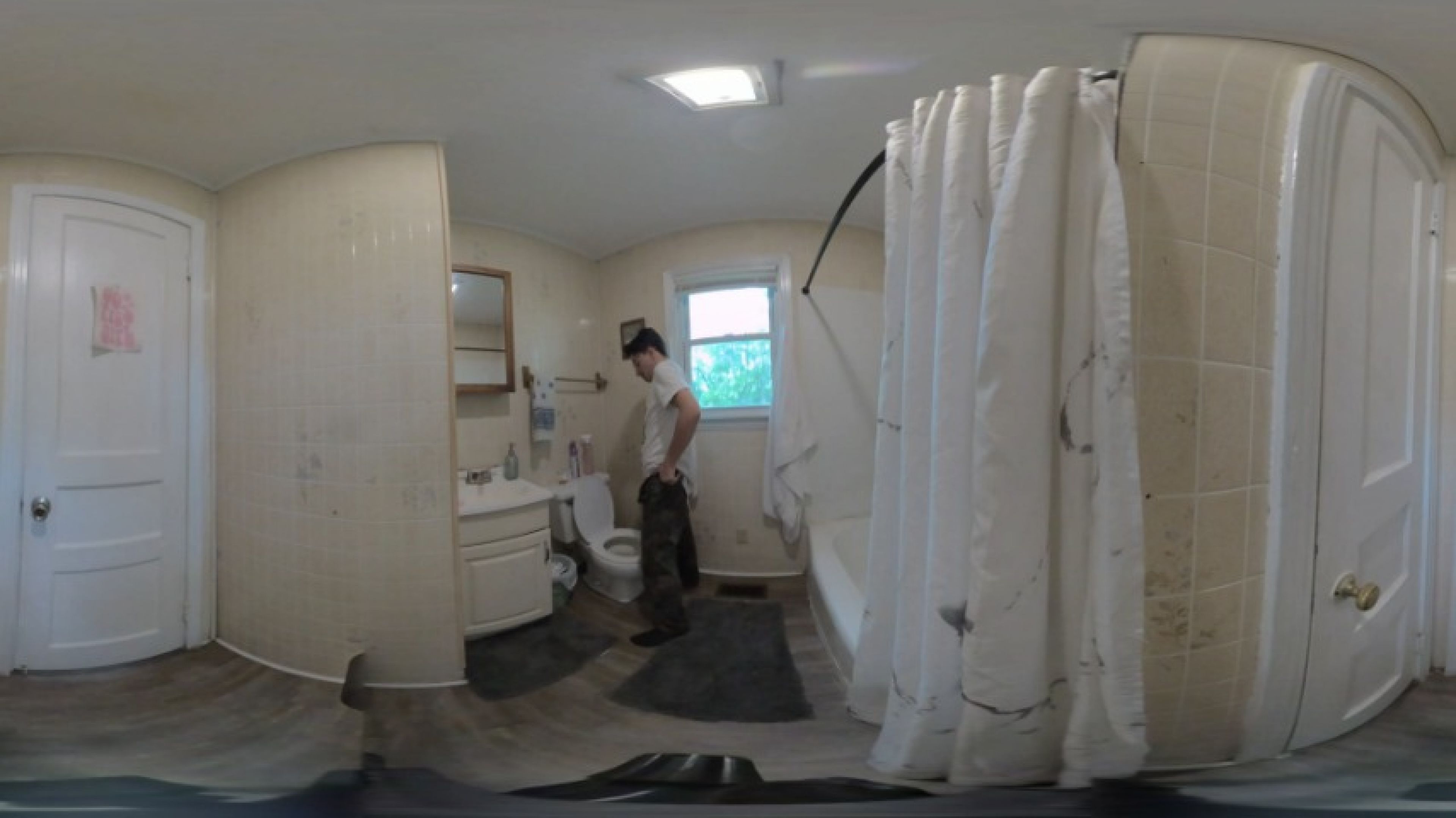 boy girl piss in 360 vr