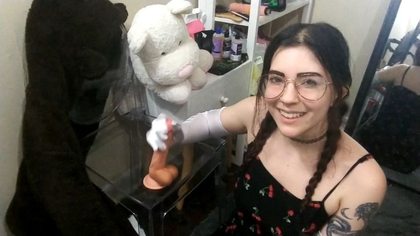 My first glove fetish vid