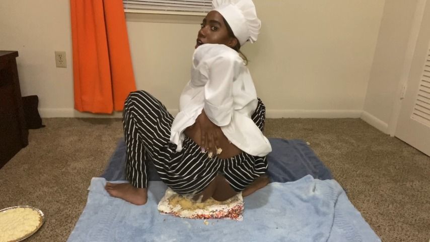 Giselle's Desserts Cake Sitting