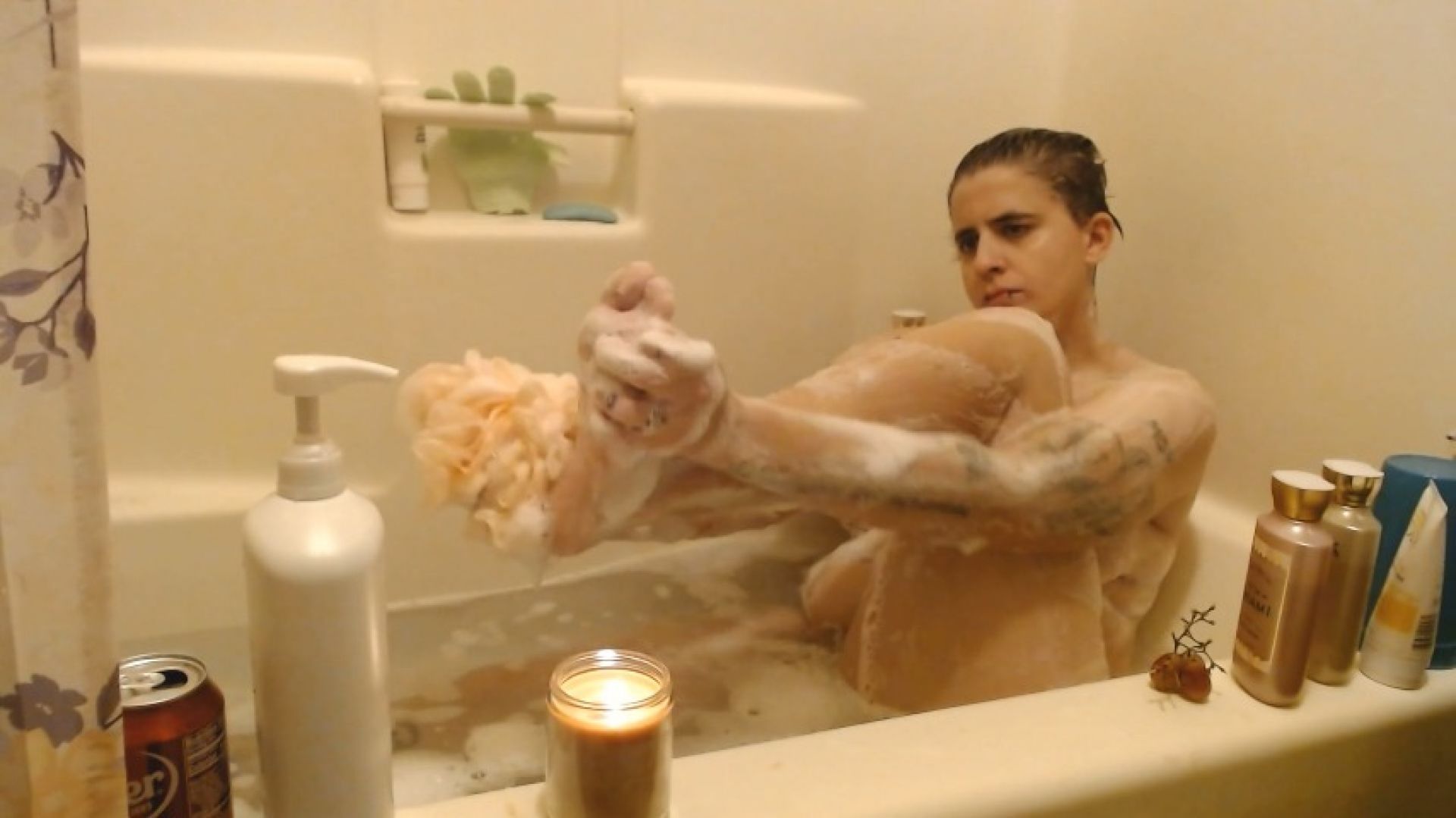 Full Body Sudsy Bubble Bath Hair Washing Grapes N Candles