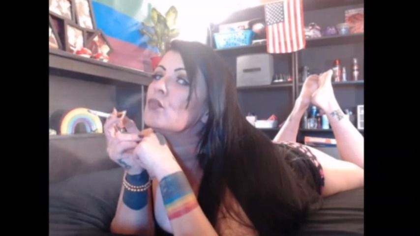 Milf Smoking Red 100s Closeup