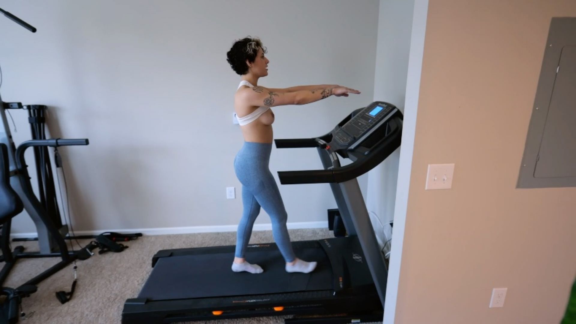 Workout Partner Triggered Slave - Lucy HD