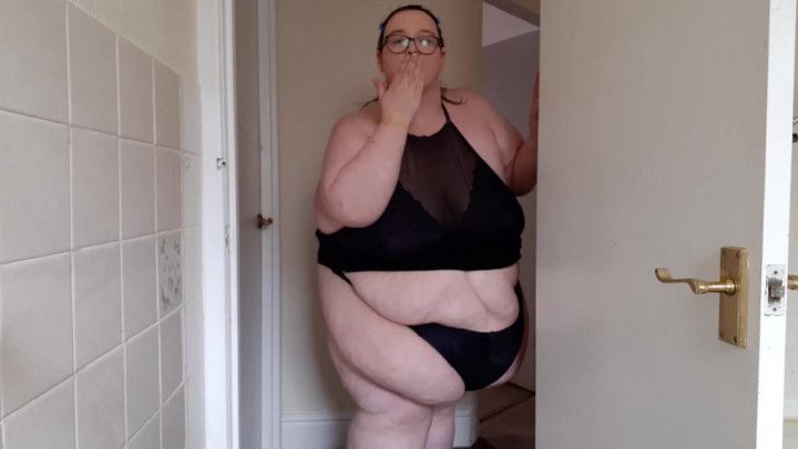 SSBBW BBW BODY JIGGLES IN SEXY UNDERWEAR