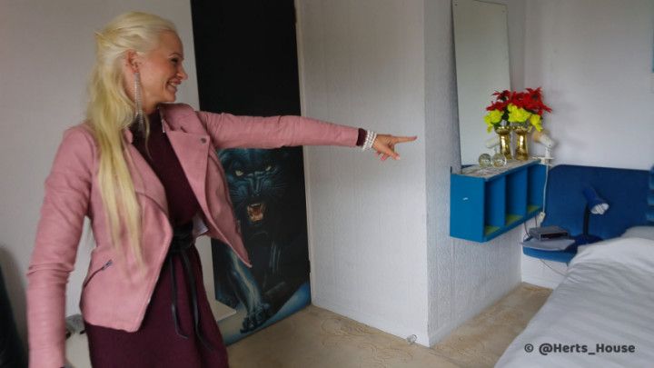 Blonde Bombshell CINDY SUN is Happy