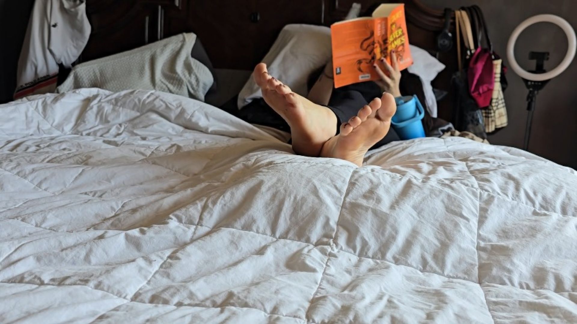 Facetime Feet ignore with Goddess Lolla