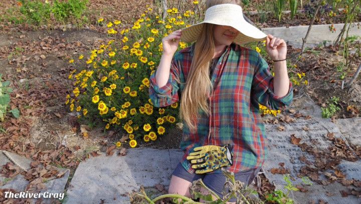 Garden Hat And Gloves Try On