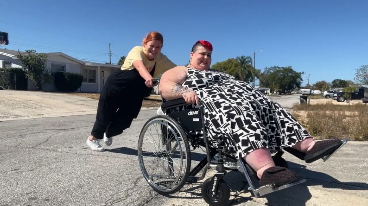 USSBBW Wheelchair Struggles: Ayla can't push me uphill SD
