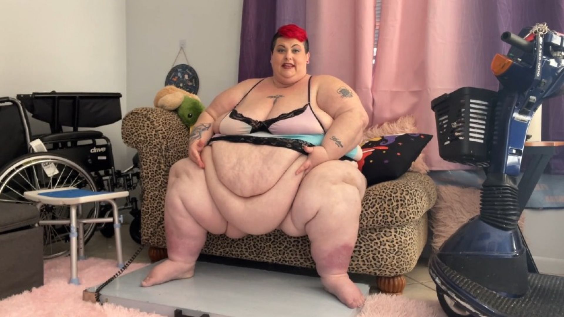 Epic Fattest Ever March Weigh-In HD