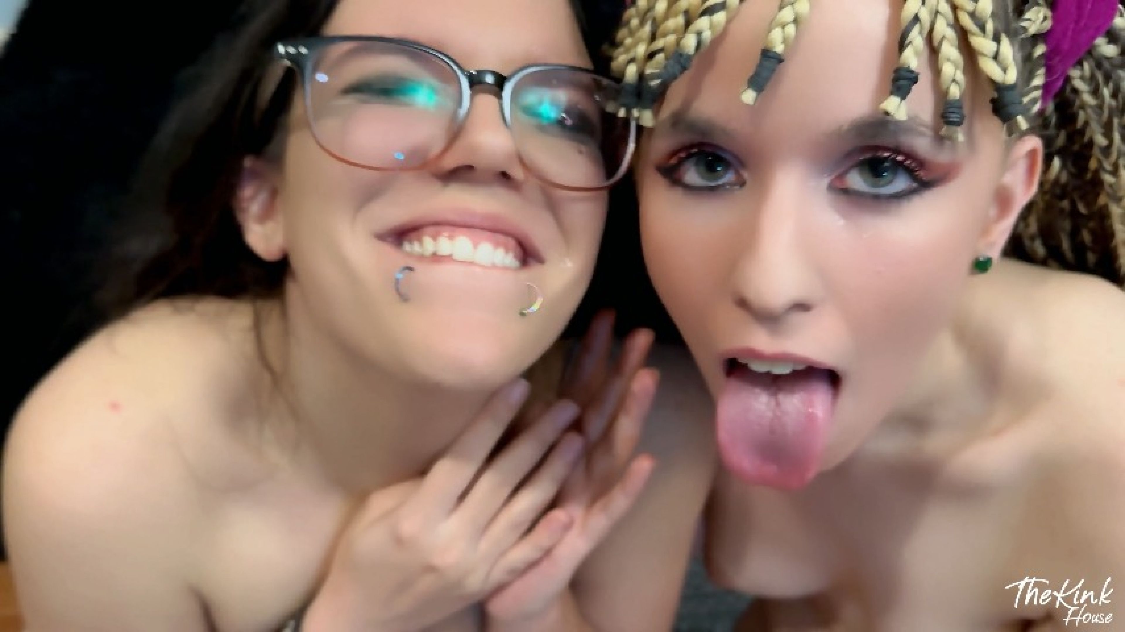 G/G - Her First Threesome
