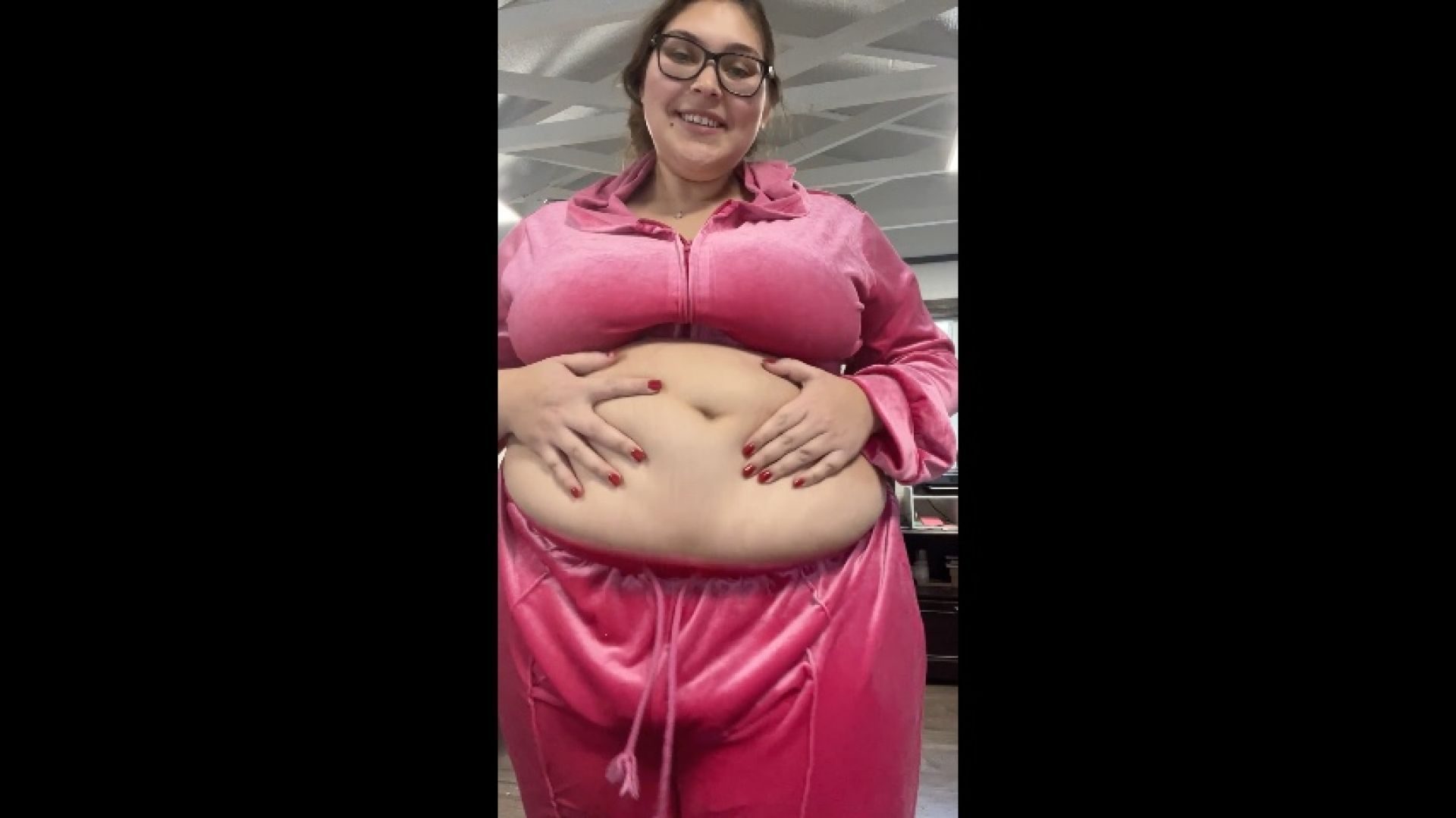Belly JOI In Pink Velvet Sweat Suit