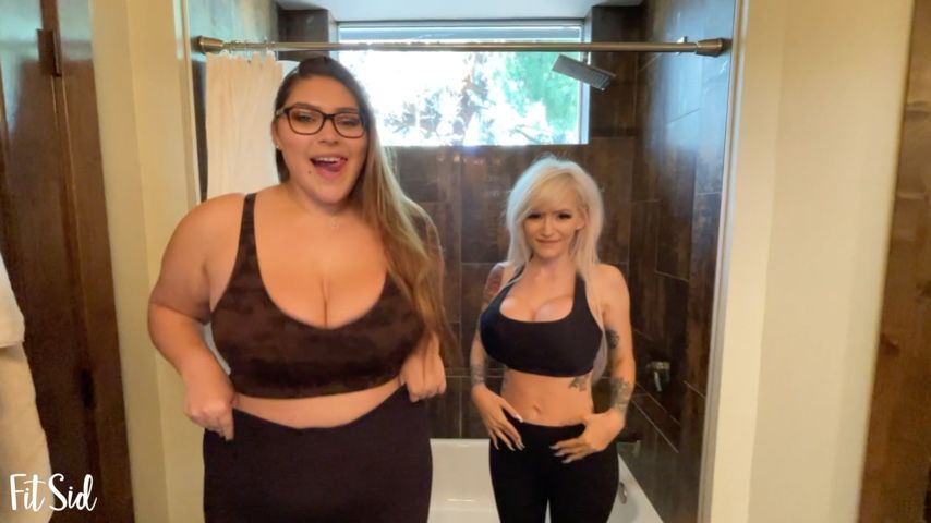 Two Girls Piss In The Bathtub