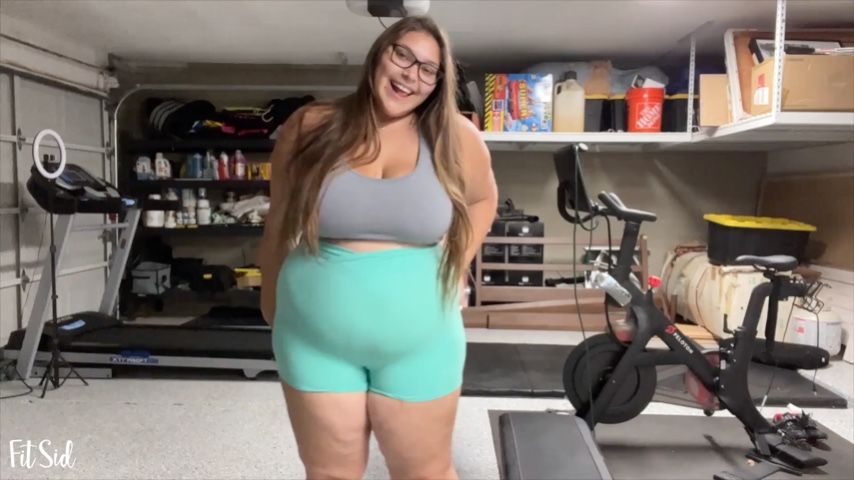 BBW Needs To Masturbate Before Workout