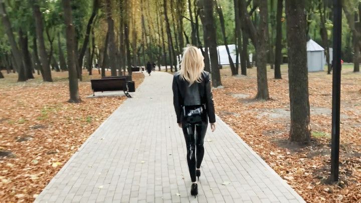 Latex leggings in the park