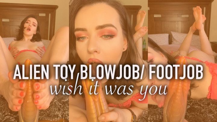 Blowjob x Footjob Alien Toy