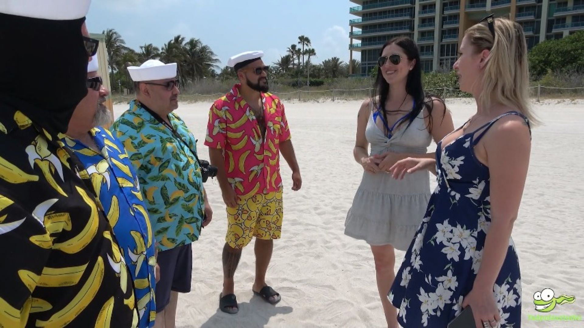 Marie Fox and Sydney Paige Look for Seamen for Anal