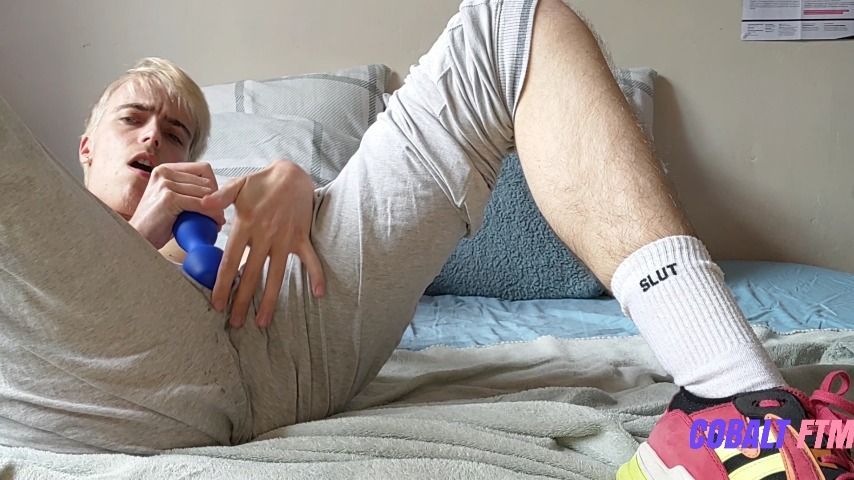 WET FTM SMELLS HIS DIRTY SNEAKERS AND CUMS
