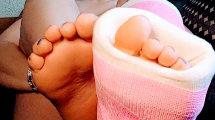 Cast Fetish: nude w/ toy